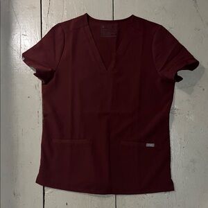 Figs dark cherry 3 pocket scrub top women’s NWOT